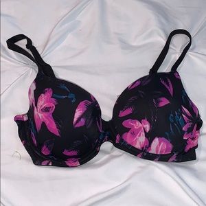 PINK Victoria’s Secret Black Floral T-shirt Bra